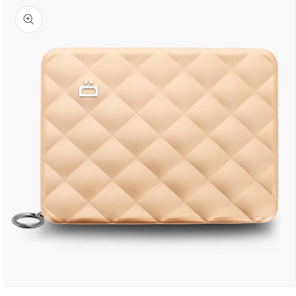 ÖGON DESIGN COMPAGNON passport travel wallet in Rose Gold